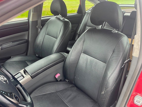Toyota Prius 10 of 17