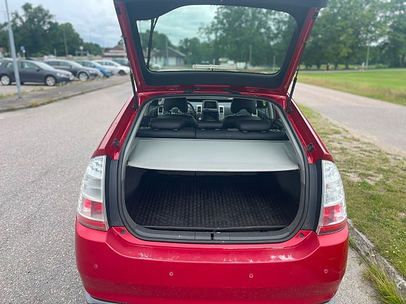 Toyota Prius 15 of 17