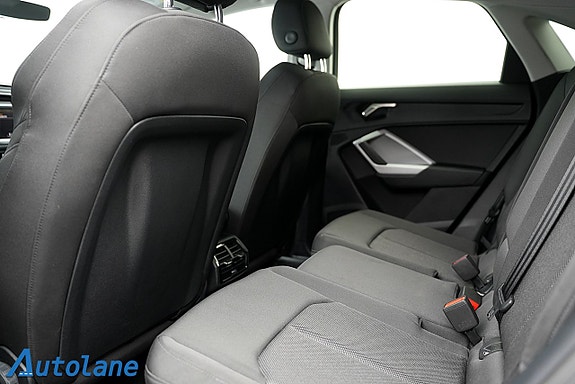 Audi Q3 23 of 30