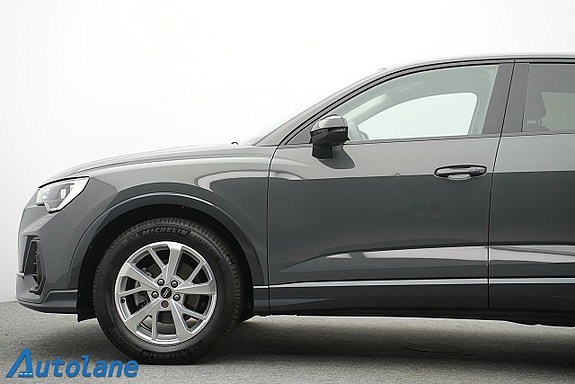Audi Q3 11 of 30