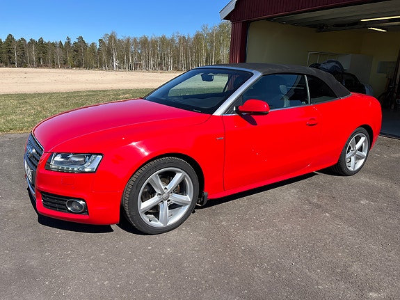 Audi Cabriolet 2011 photo 3