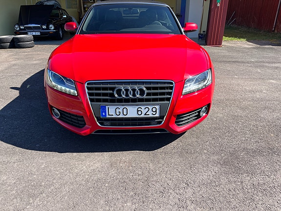 Audi Cabriolet 2011 photo 2