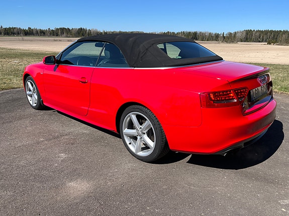 Audi Cabriolet 2011 photo 4