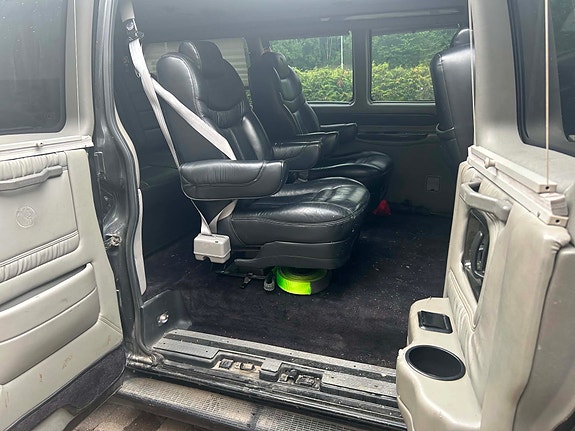 Chevrolet Van 2008 photo 4