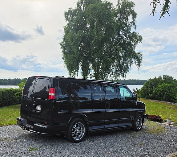 Chevrolet Van 2008 photo 2
