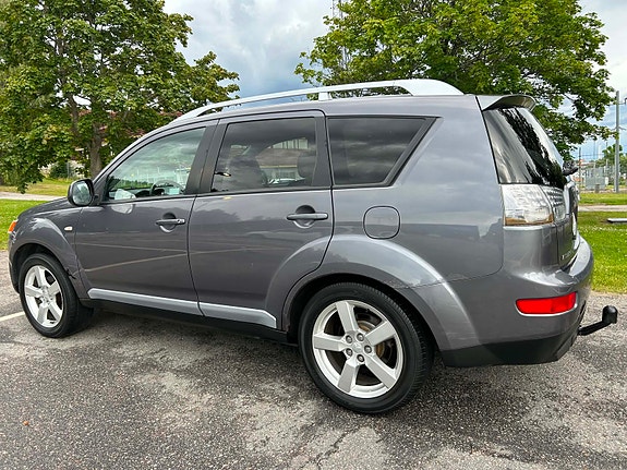 Mitsubishi Outlander 3 of 5