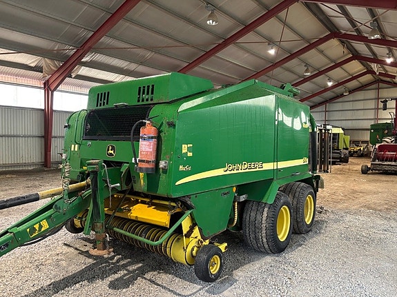 John Deere 678 kombipress.