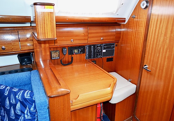 Bavaria 36 2 cabin 5 of 5