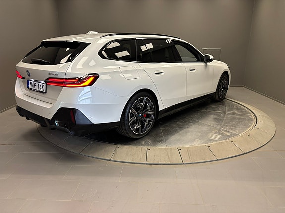 BMW 530e 5 of 25