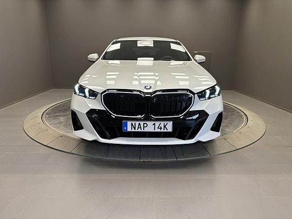 BMW 530e 8 of 25