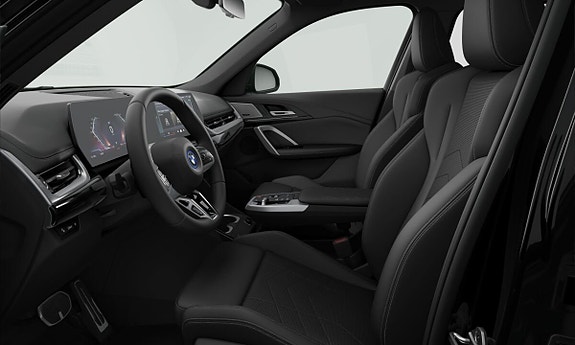 BMW iX1 3 of 3