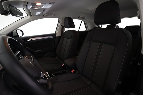 Volkswagen T-Roc 14 of 18