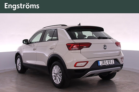 Volkswagen T-Roc 4 of 5