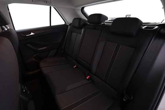 Volkswagen T-Roc 15 of 18