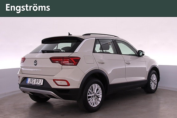 Volkswagen T-Roc 3 of 5
