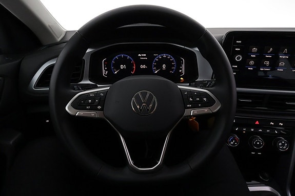 Volkswagen T-Roc 13 of 18