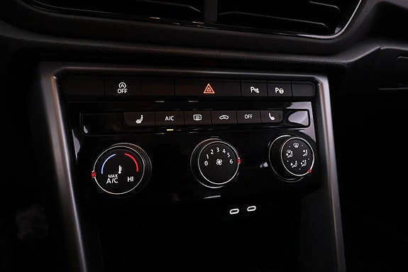 Volkswagen T-Roc 12 of 18