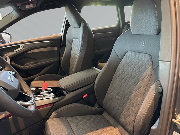 Audi A6 8 of 9