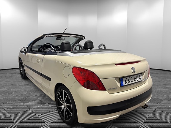 Peugeot 207 CC 4 of 5