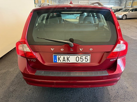 Volvo V70 6 of 13