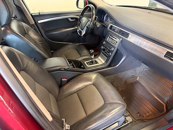 Volvo V70 7 of 13