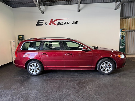 Volvo V70 2 of 5