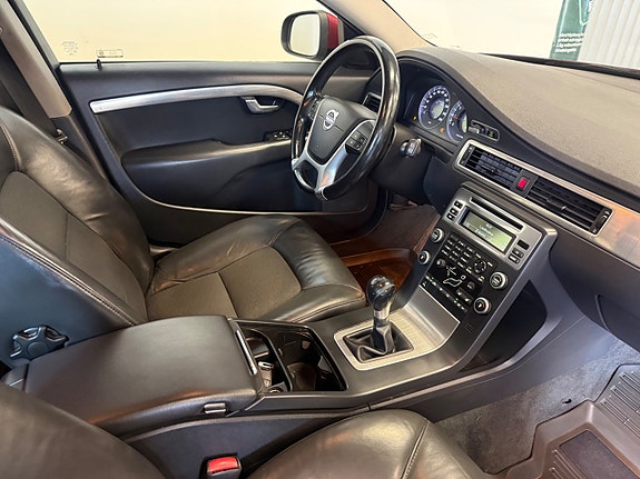 Volvo V70 8 of 13