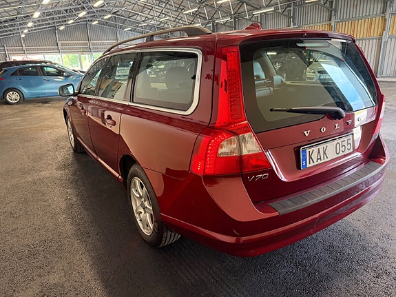 Volvo V70 4 of 5