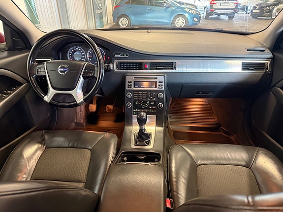 Volvo V70 13 of 13