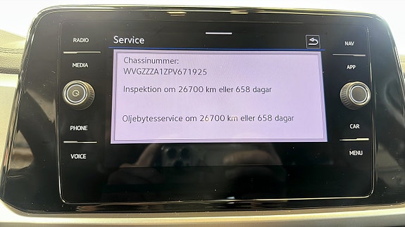 Volkswagen T-Roc 18 of 19