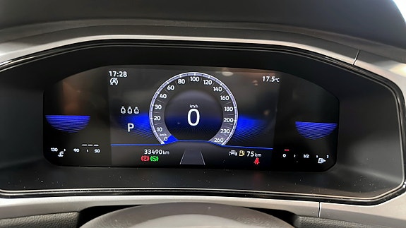 Volkswagen T-Roc 17 of 19