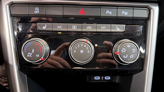 Volkswagen T-Roc 19 of 19