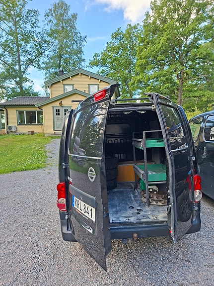 Nissan NV200 4 of 4