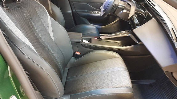 Peugeot 308 10 of 11