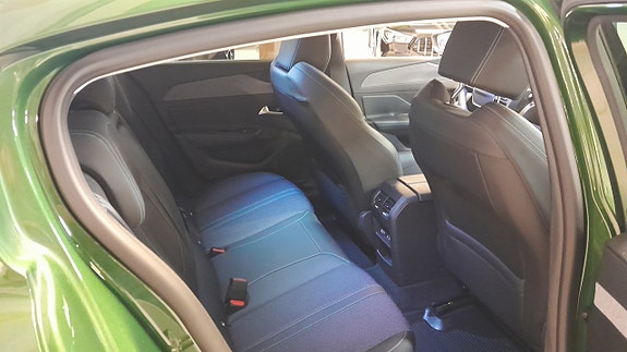 Peugeot 308 8 of 11