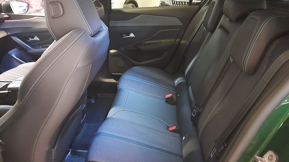 Peugeot 308 3 of 5