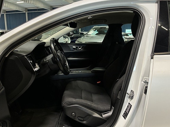 Volvo V60 8 of 18