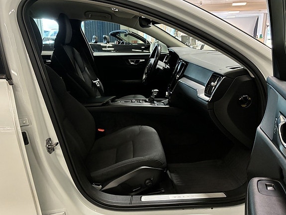 Volvo V60 9 of 18