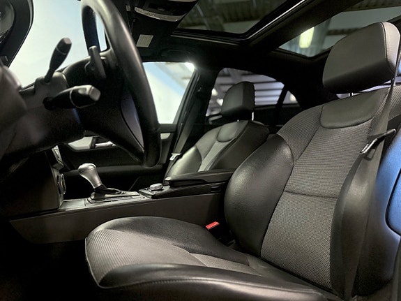 Mercedes-Benz C220 6 of 17