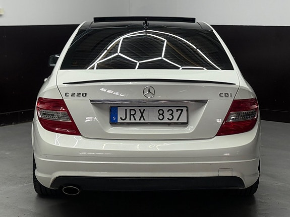 Mercedes-Benz C220 15 of 17