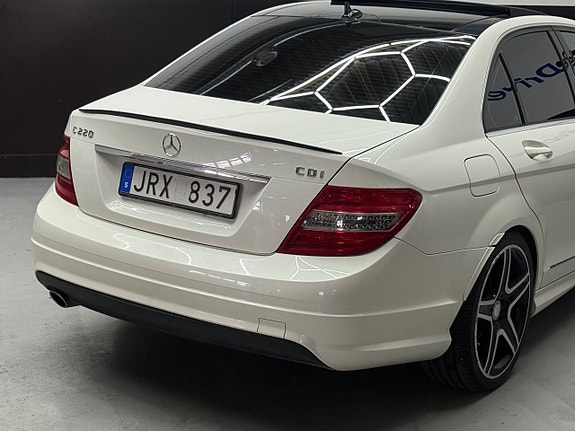 Mercedes-Benz C220 17 of 17