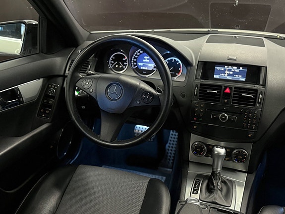Mercedes-Benz C220 9 of 17