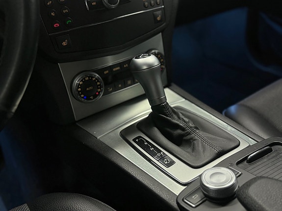 Mercedes-Benz C220 12 of 17