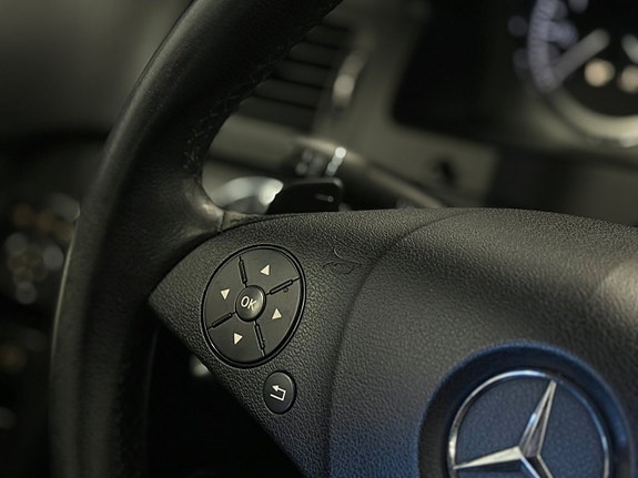 Mercedes-Benz C220 10 of 17