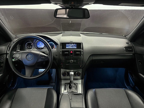 Mercedes-Benz C220 8 of 17