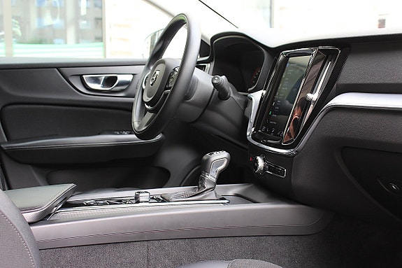 Volvo V60 18 of 25