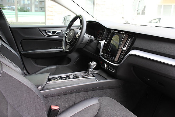Volvo V60 20 of 25