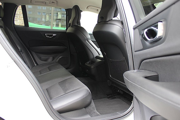 Volvo V60 19 of 25