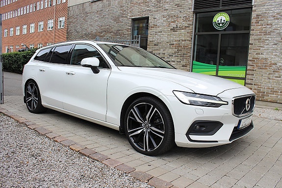 Volvo V60 12 of 25
