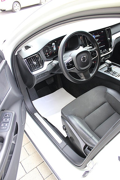 Volvo V60 22 of 25